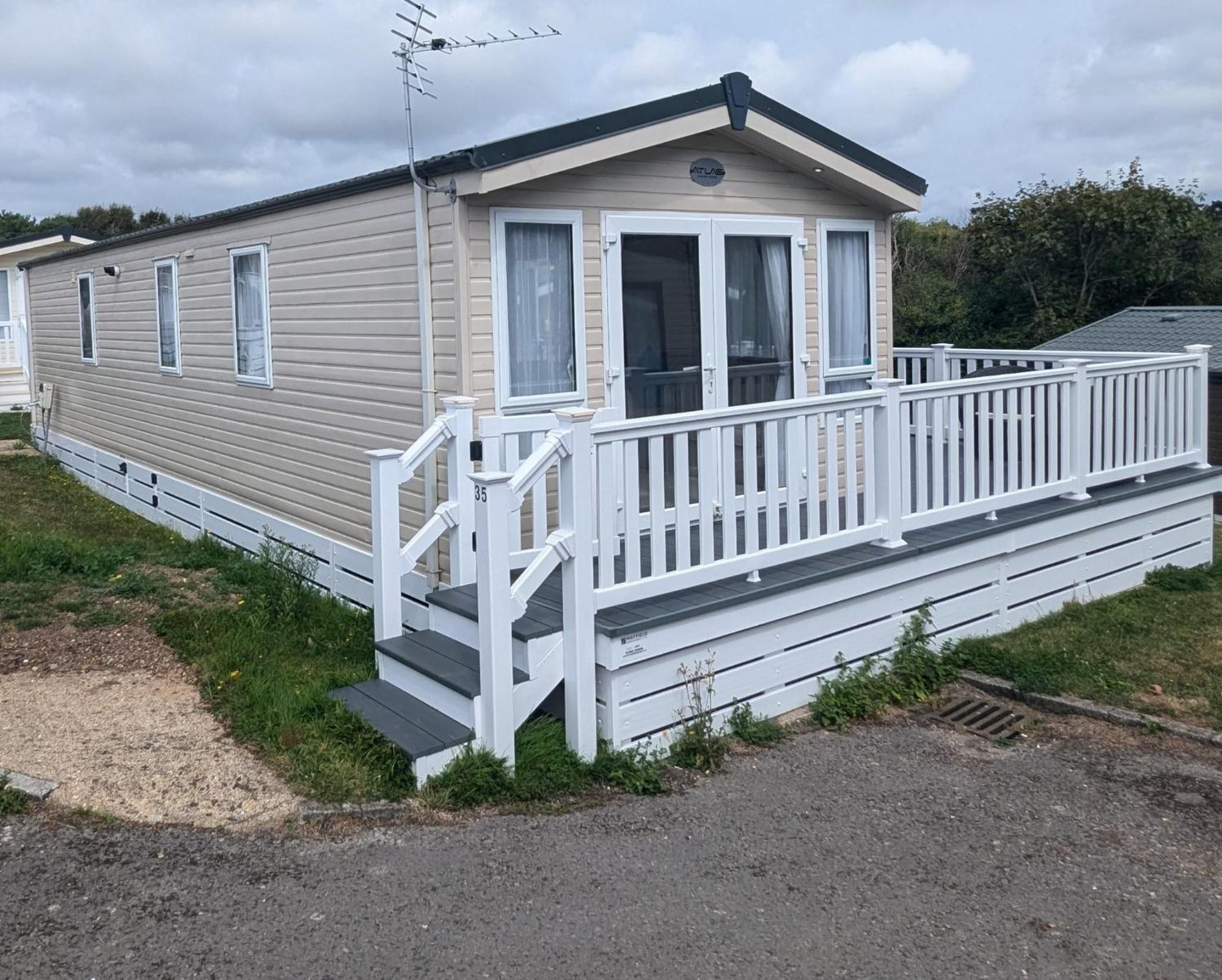 Lovely Bright And Airy Caravan On The 5 Star Shorefield Country Park Entertainment Passes Included Milford on Sea Exterior foto