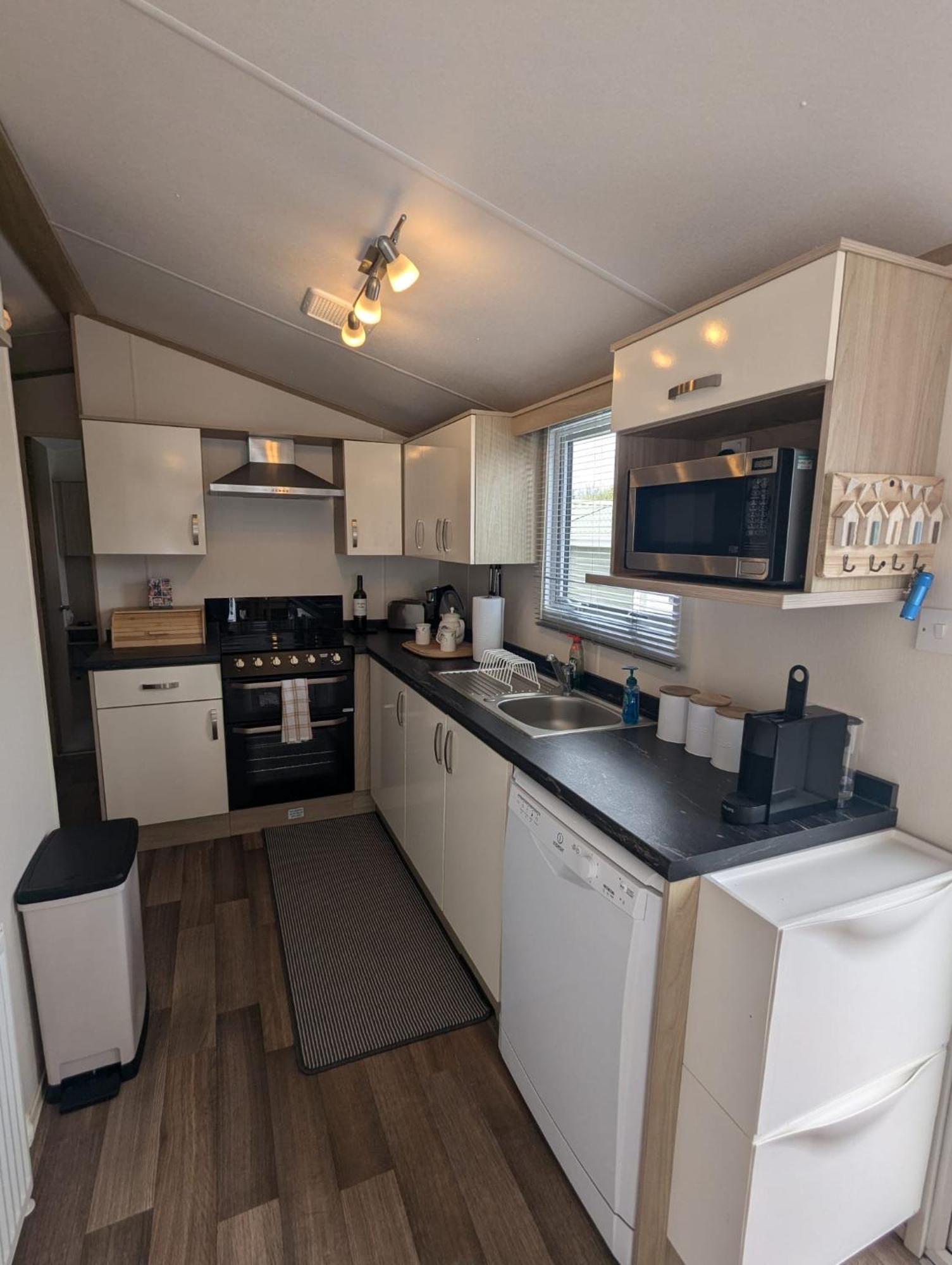 Lovely Bright And Airy Caravan On The 5 Star Shorefield Country Park Entertainment Passes Included Milford on Sea Exterior foto