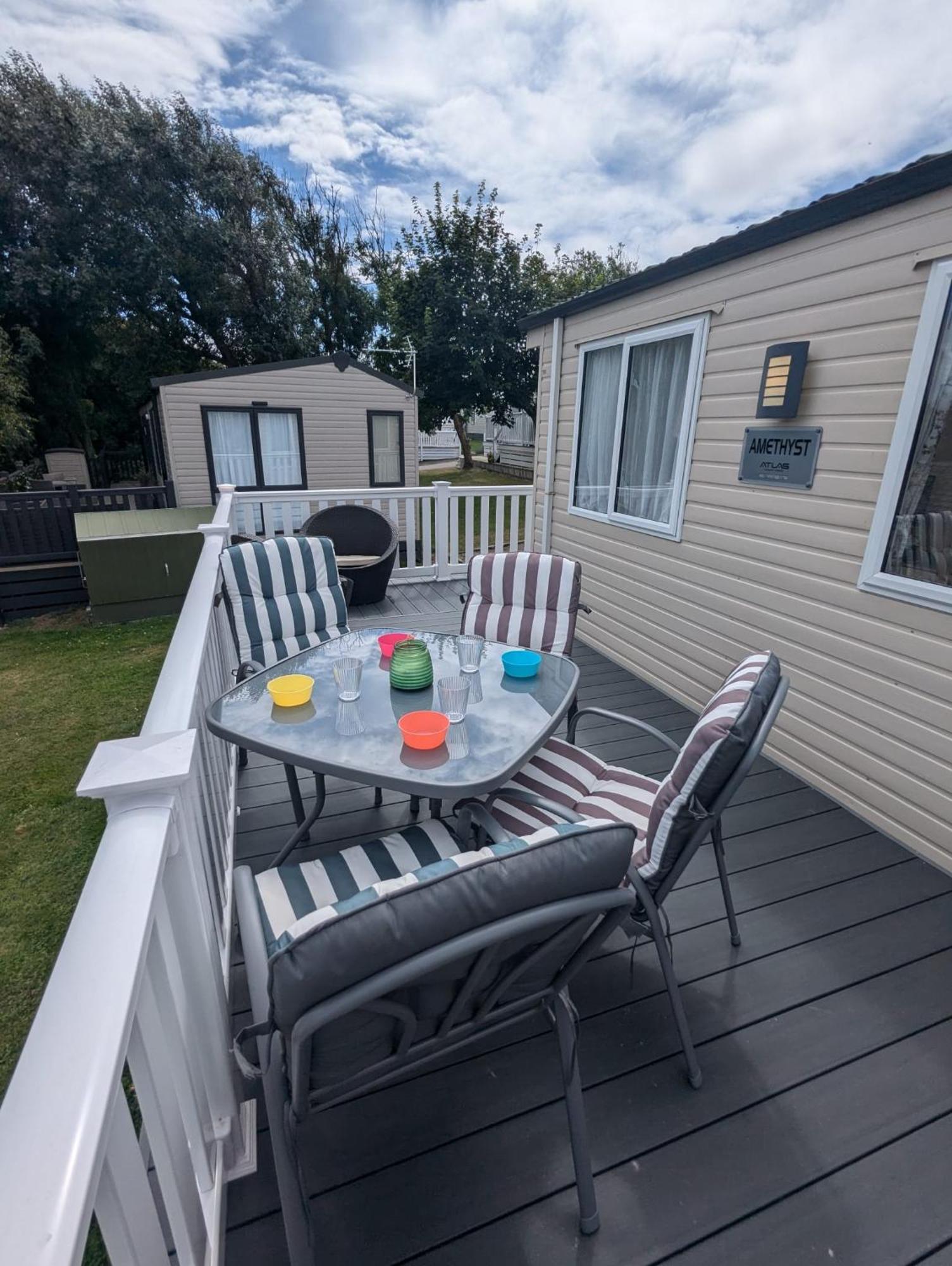 Lovely Bright And Airy Caravan On The 5 Star Shorefield Country Park Entertainment Passes Included Milford on Sea Exterior foto